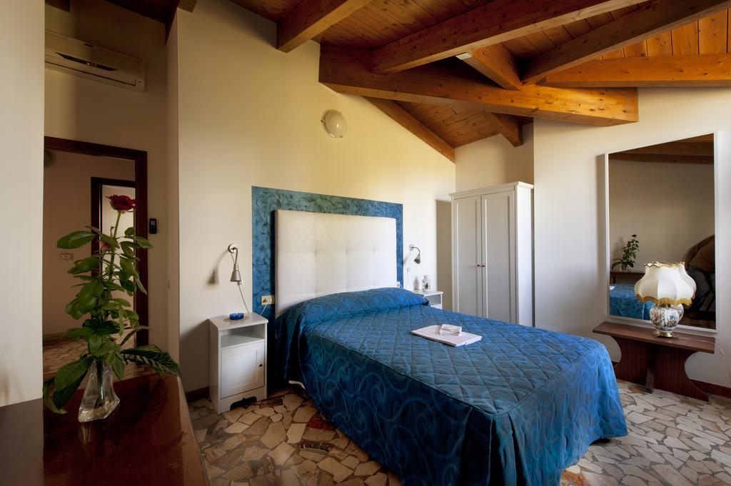 Hotel Caselle San Lazzaro di Savena Habitación foto